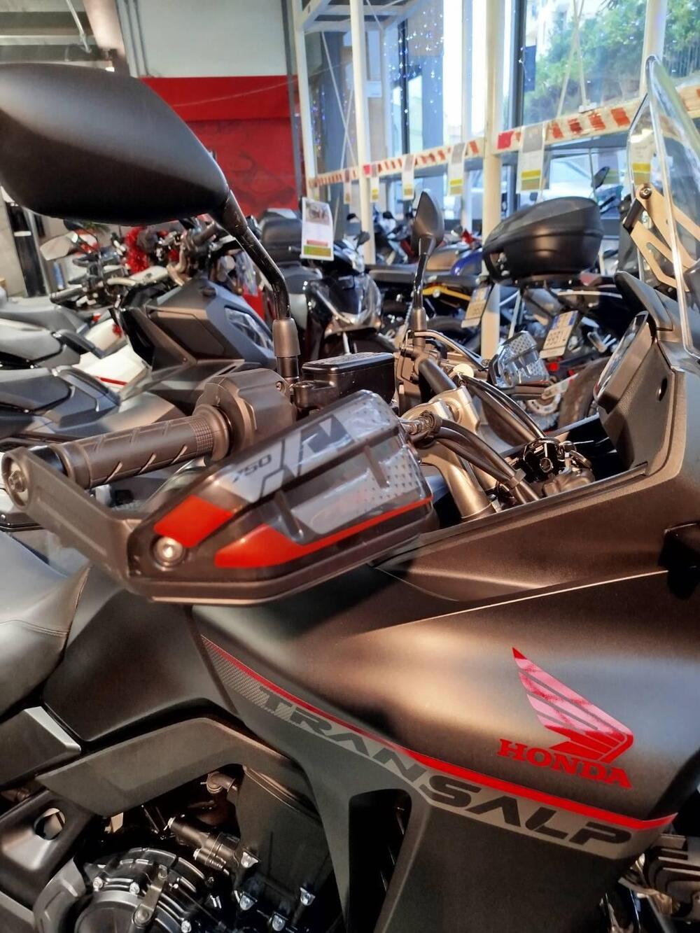 Honda Transalp XL750 Travel Edition (2023 - 24) (9)