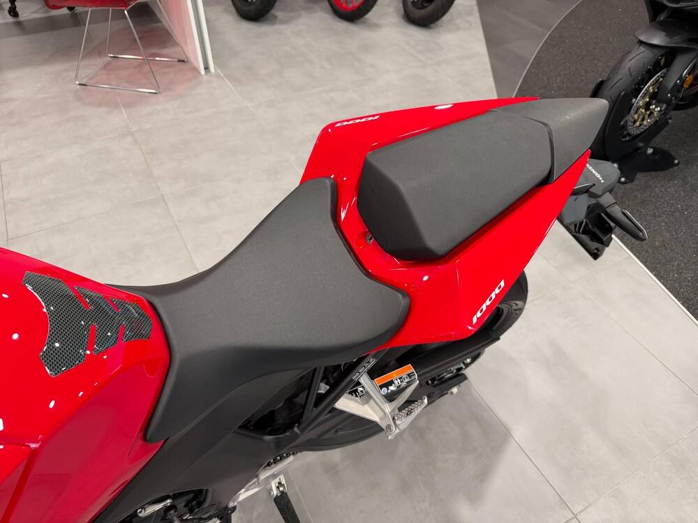 Honda CB 1000 Hornet (2025) (9)