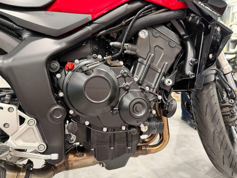 Honda CB 1000 Hornet (2025) (14)