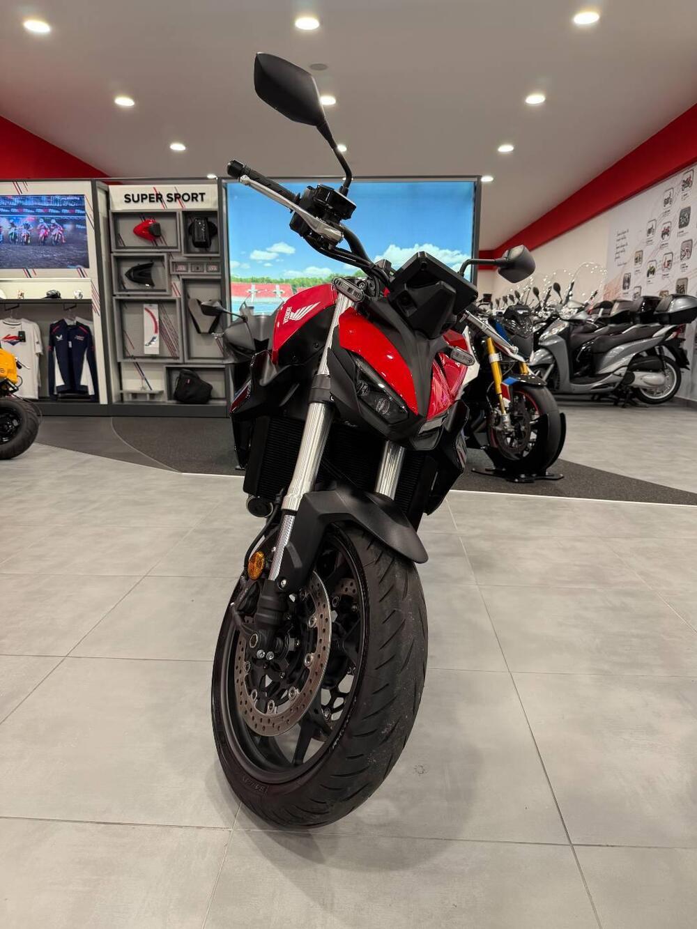 Honda CB 1000 Hornet (2025) (5)