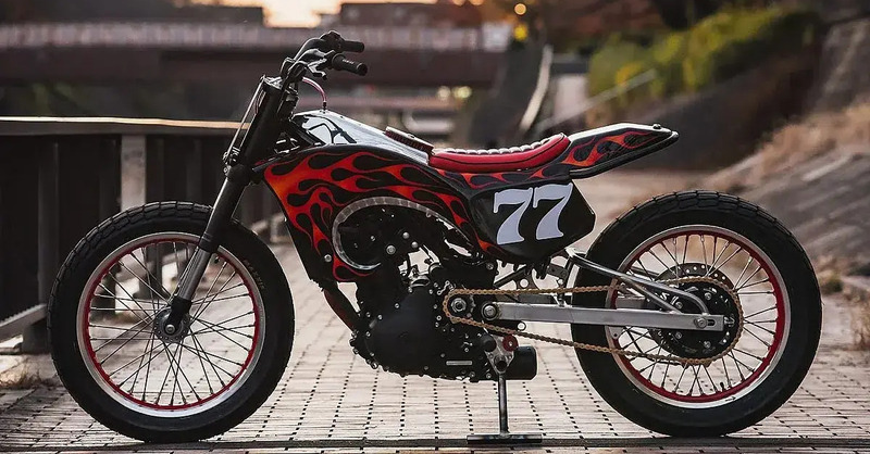 Royal Enfield Guerrilla 450 Carolina Reaper: la special al peperoncino che infiamma il Giappone!