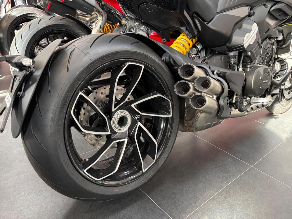 Ducati Diavel V4 (2023 - 25) (2)