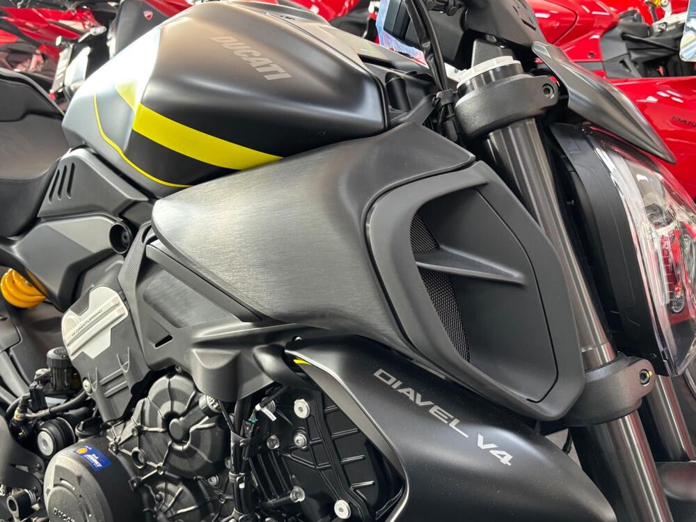 Ducati Diavel V4 (2023 - 25) (3)