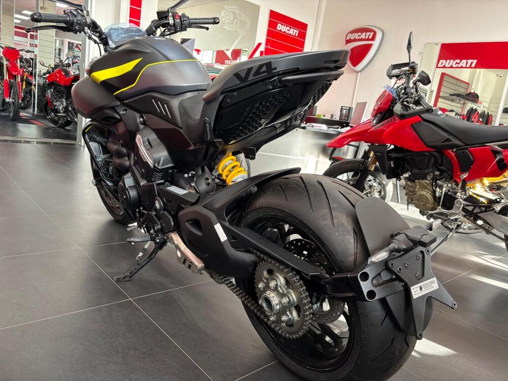 Ducati Diavel V4 (2023 - 25) (4)