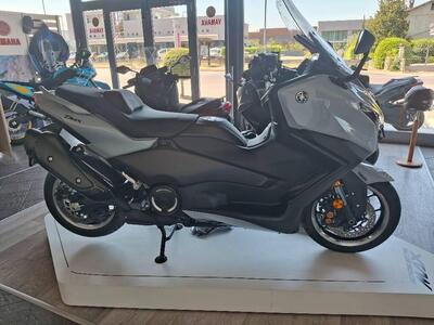 Yamaha T-Max 560 Tech Max (2025) usata