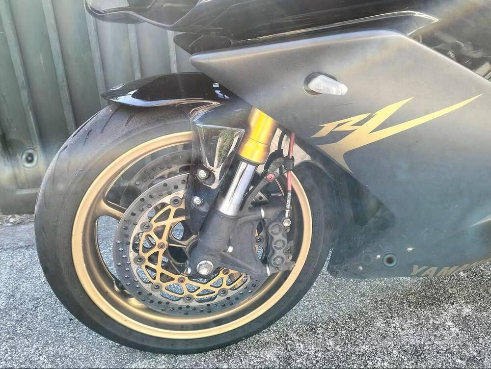 Yamaha YZF R1 (2007 - 08) (6)