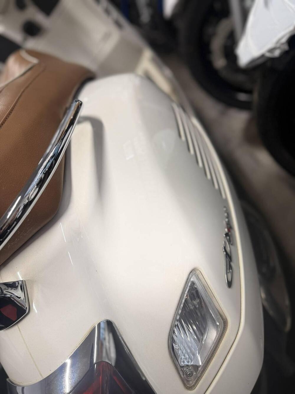 Vespa GTS 300 Super Hpe (2021 - 22) (2)