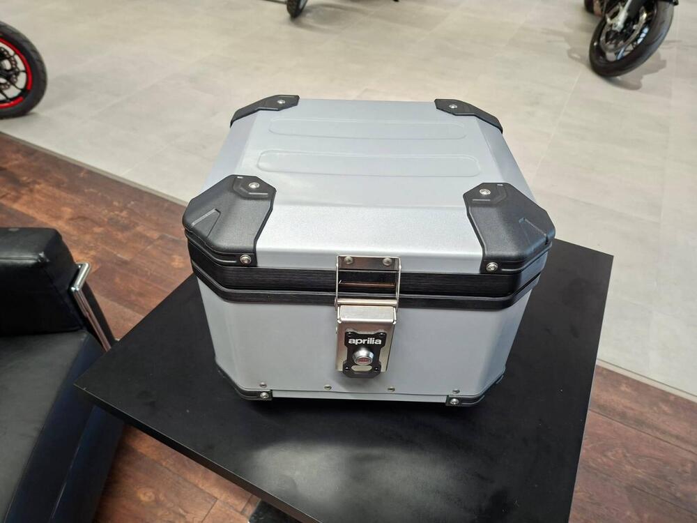 BAULE ALLUMINIO APRILIA TUAREG (2)