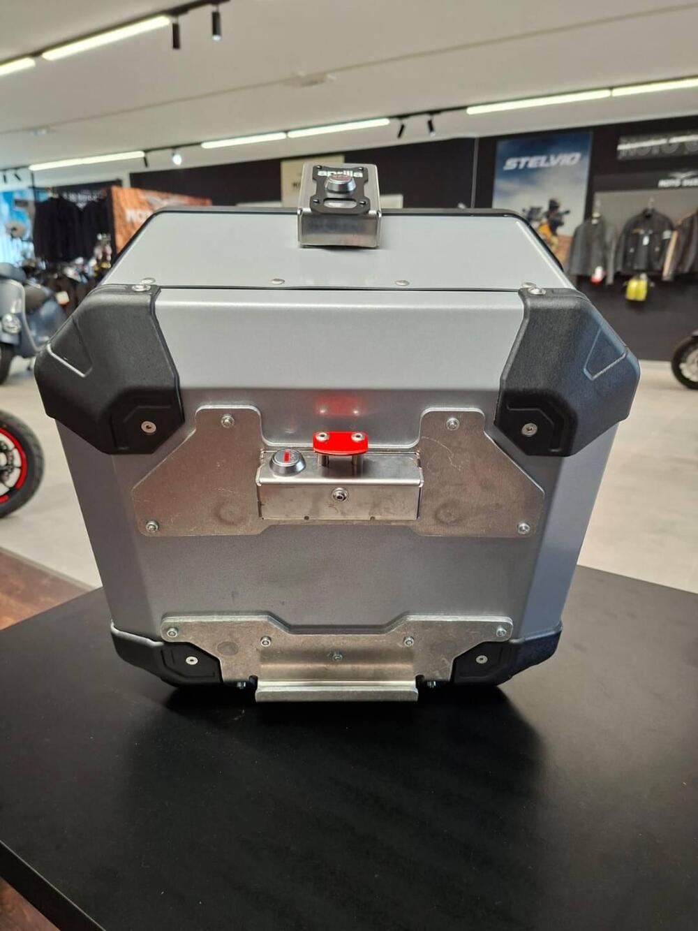 BAULE ALLUMINIO APRILIA TUAREG (4)