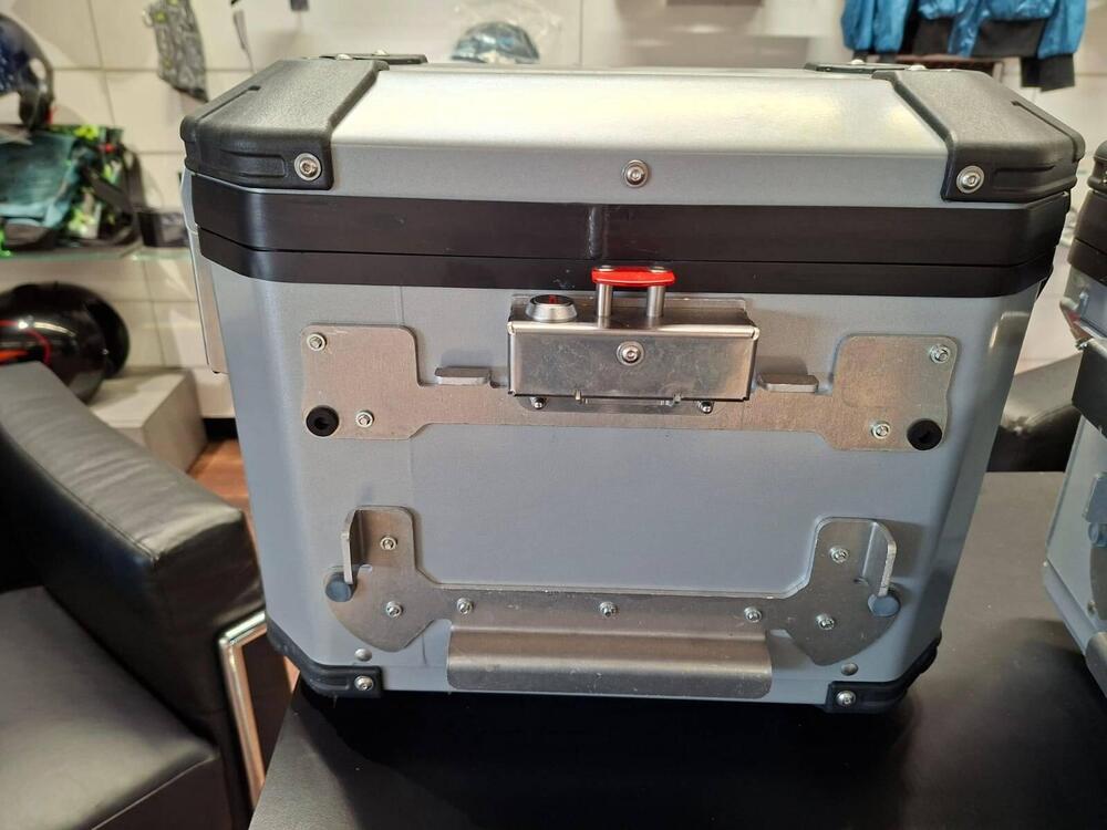 VALIGIE ALLUMINIO APRILIA TUAREG (3)