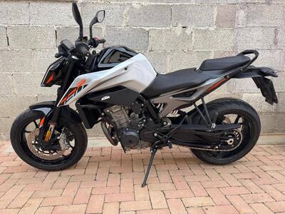 KTM 790 Duke L (2023 - 24) usata