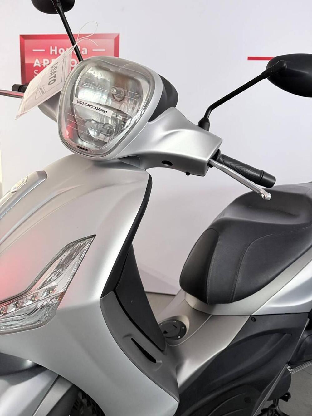 Piaggio Beverly 300 i.e. ABS-ASR (2016 - 20) (3)