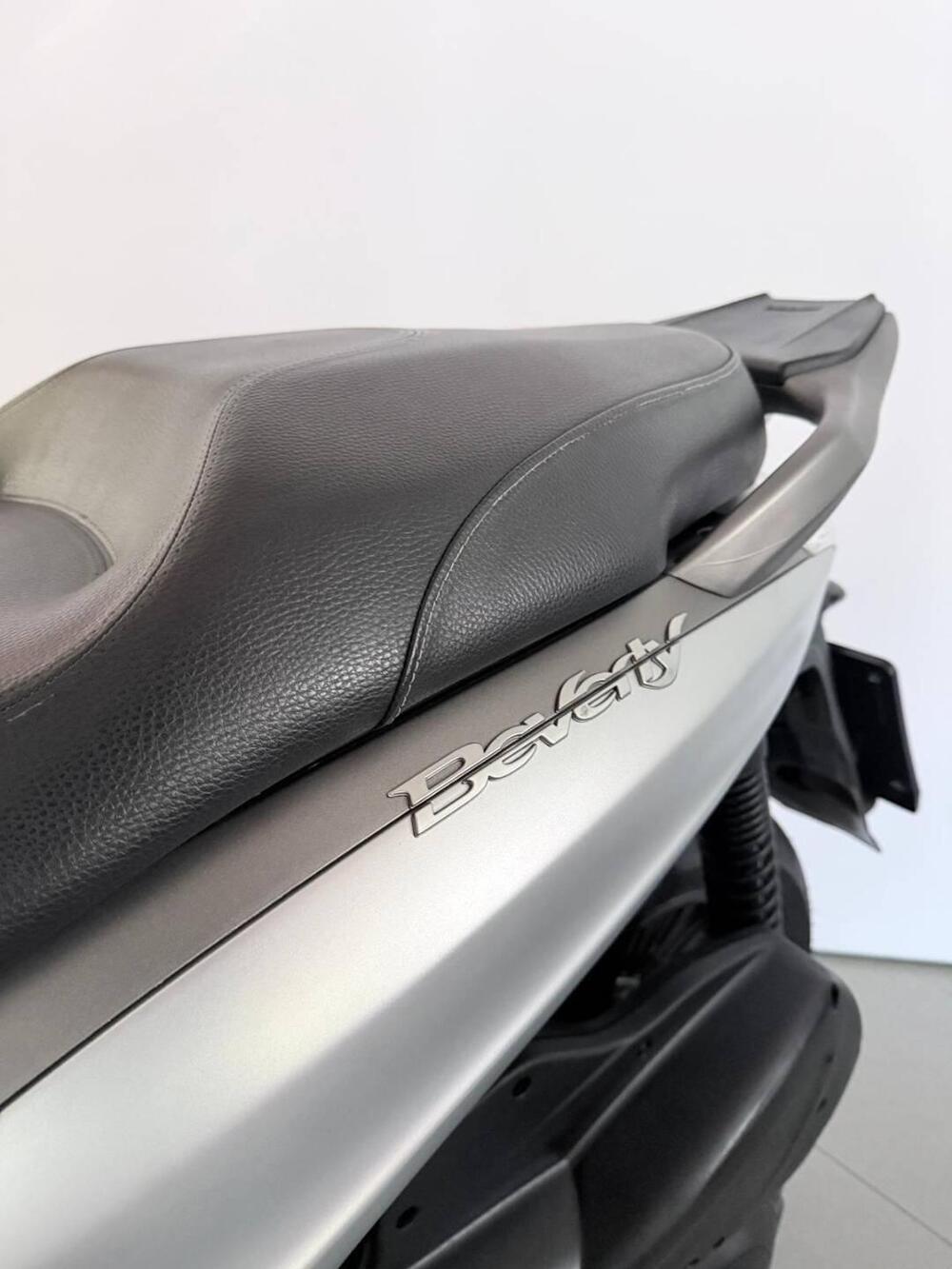 Piaggio Beverly 300 i.e. ABS-ASR (2016 - 20) (4)