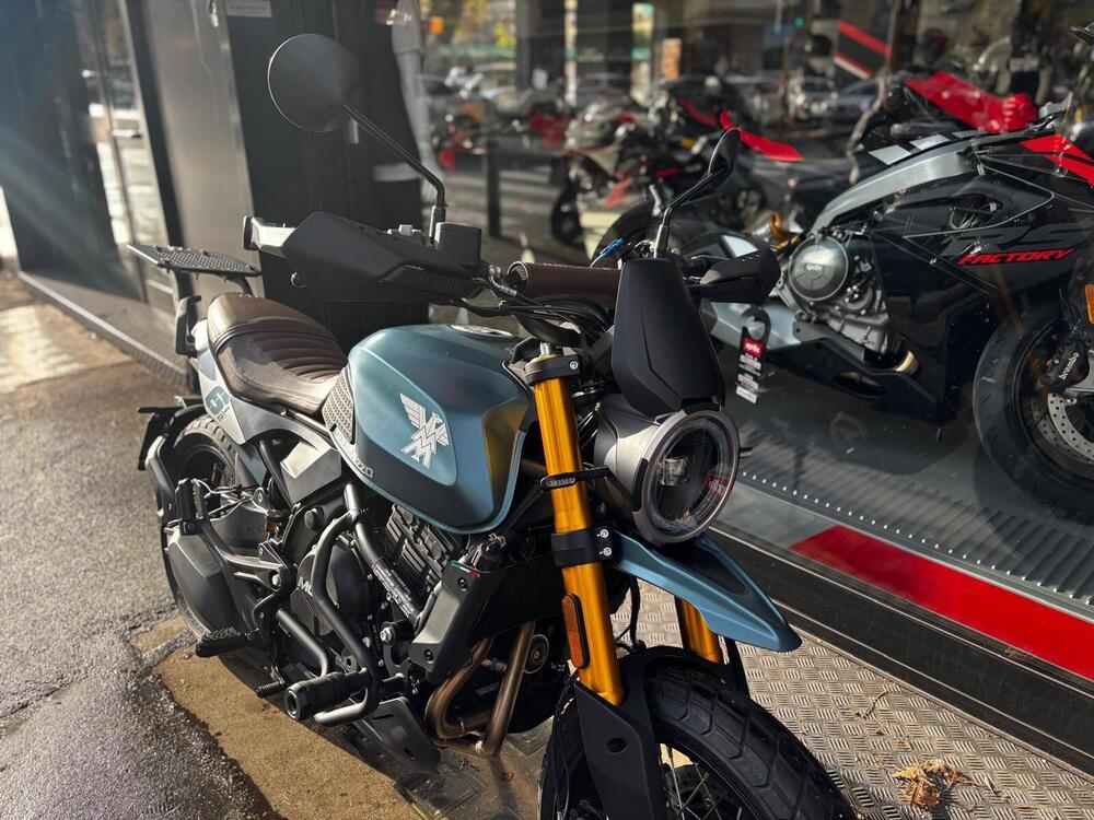 Moto Morini SEIEMMEZZO SCR (2022 - 25) (6)