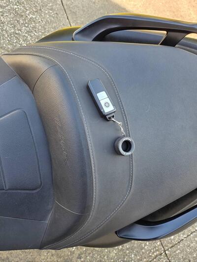 Yamaha T-Max 560 Tech Max (2020) usata