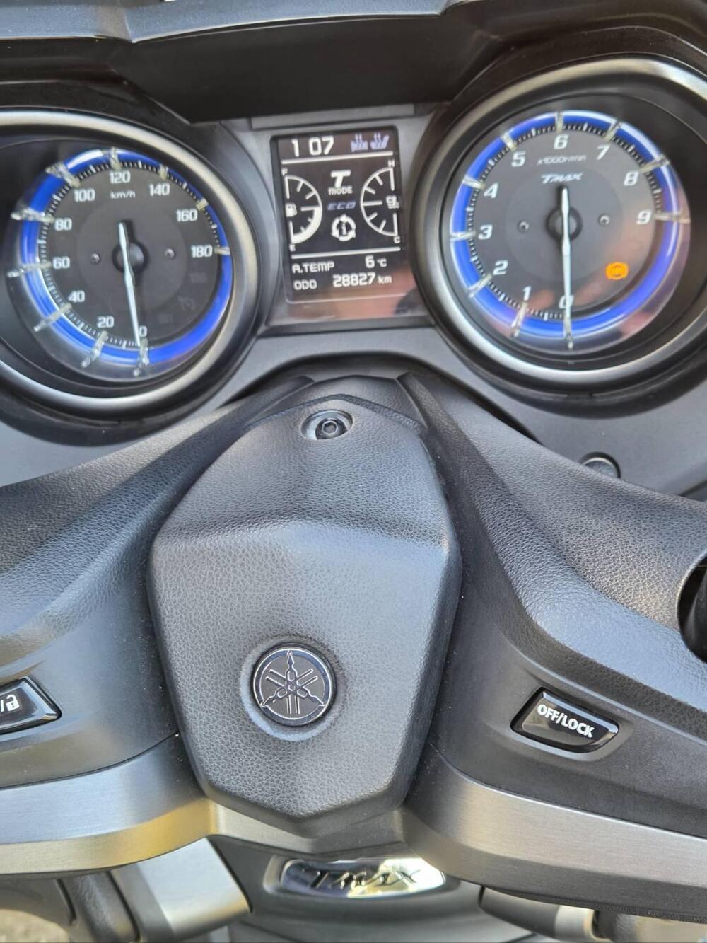 Yamaha T-Max 560 Tech Max (2020) (2)