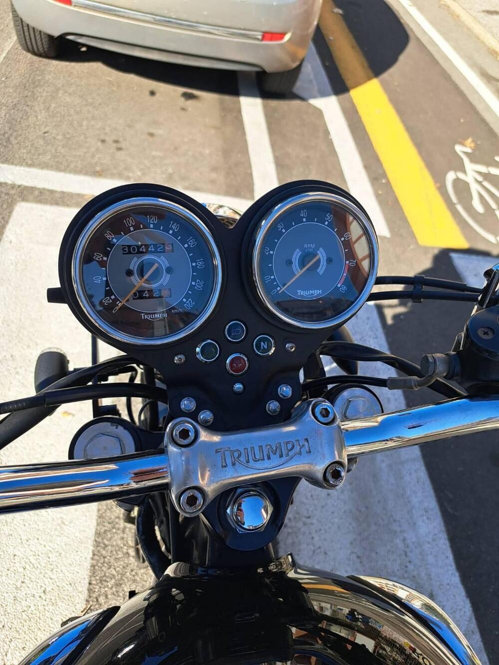 Triumph Bonneville T100 (2001 - 07) (5)