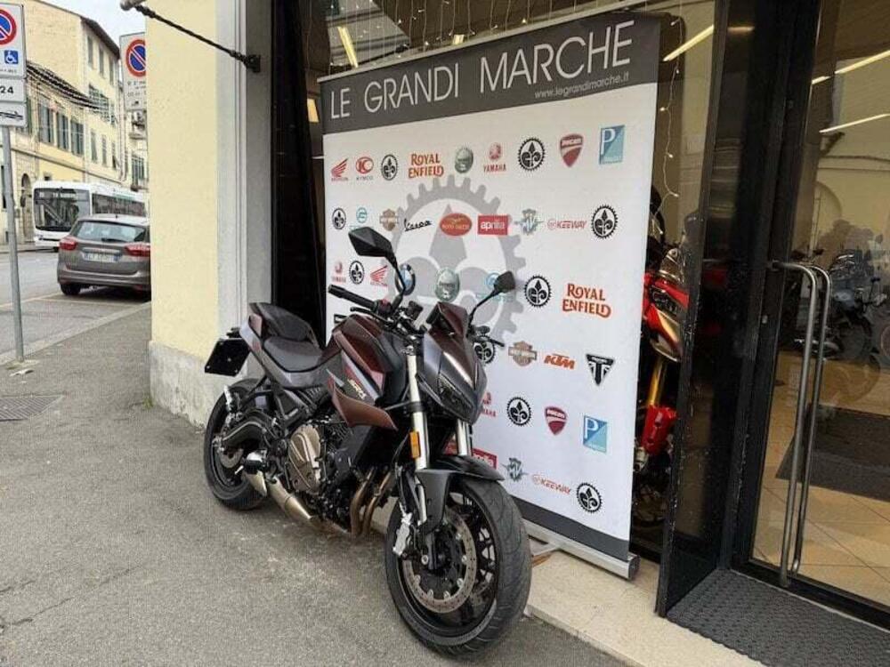 QJ Motor SRK 700 (2023 - 25) (14)