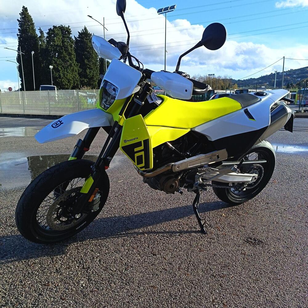 Husqvarna 701 Supermoto (2026) (4)
