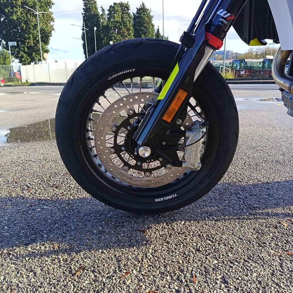 Husqvarna 701 Supermoto (2026) (10)