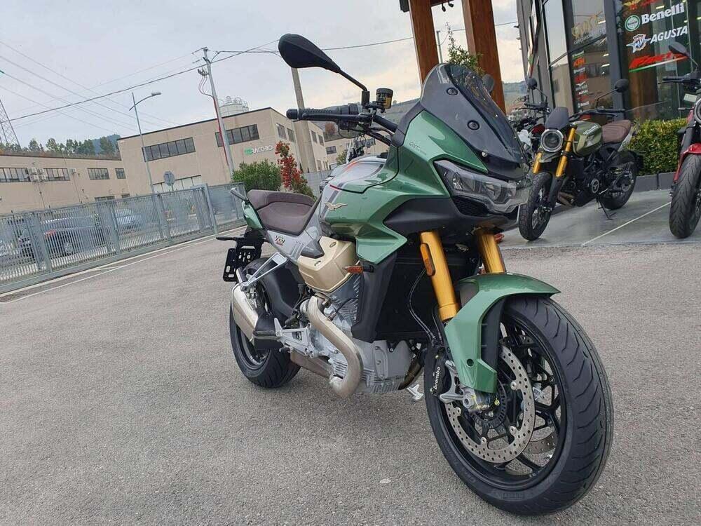 Moto Guzzi V100 Mandello S (2025) (6)