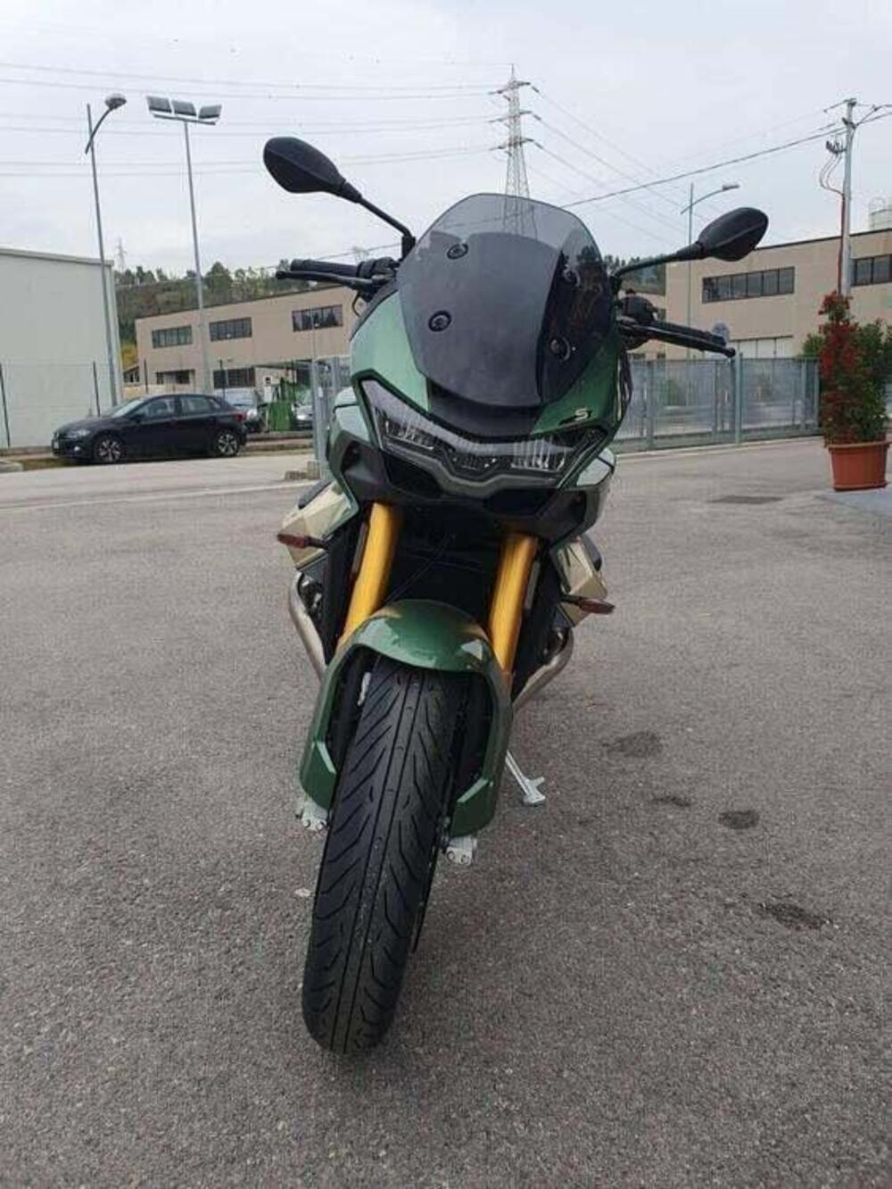 Moto Guzzi V100 Mandello S (2025) (7)