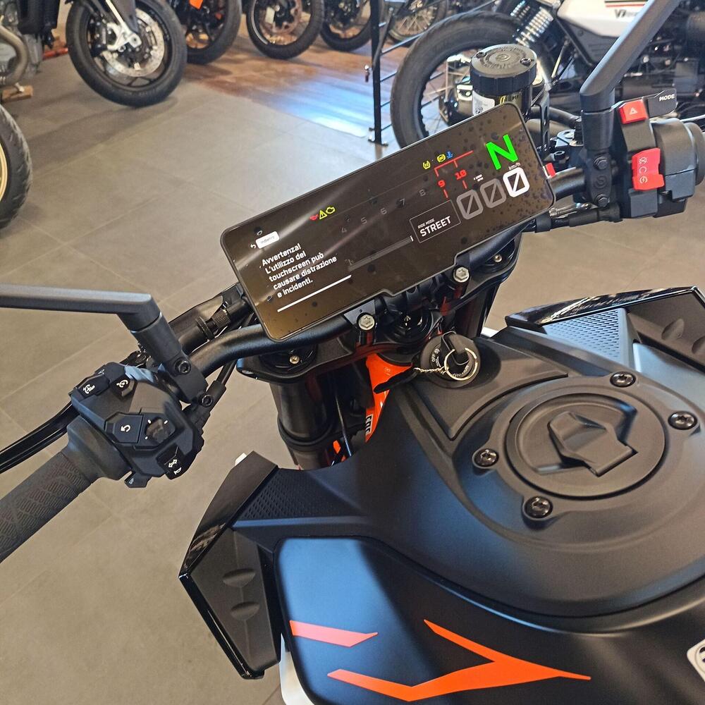 KTM 990 Duke (2024 - 26) (6)