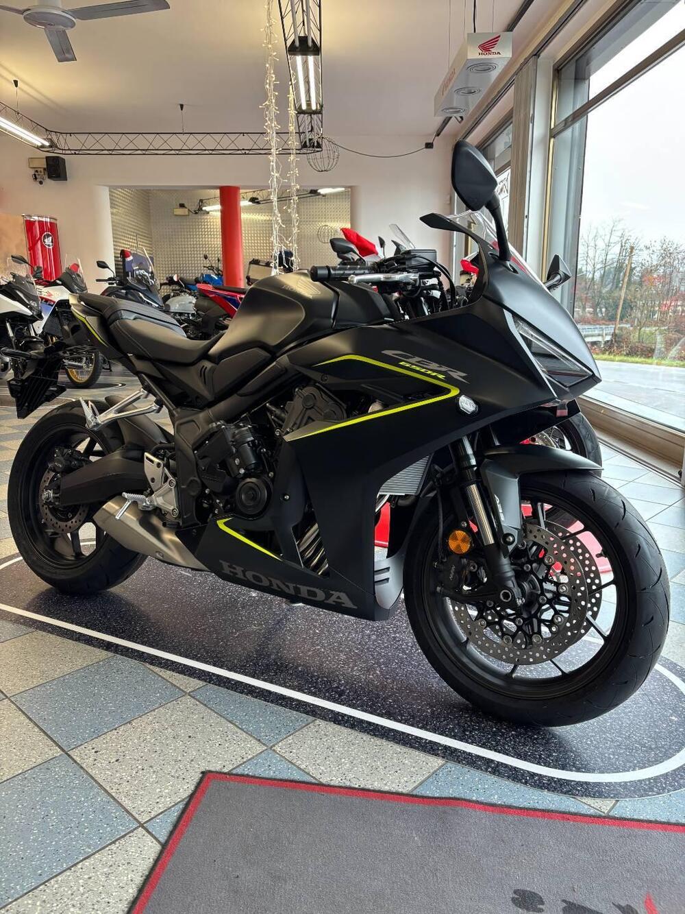 Honda CBR 650 R E-Clutch (2024 - 26) (4)