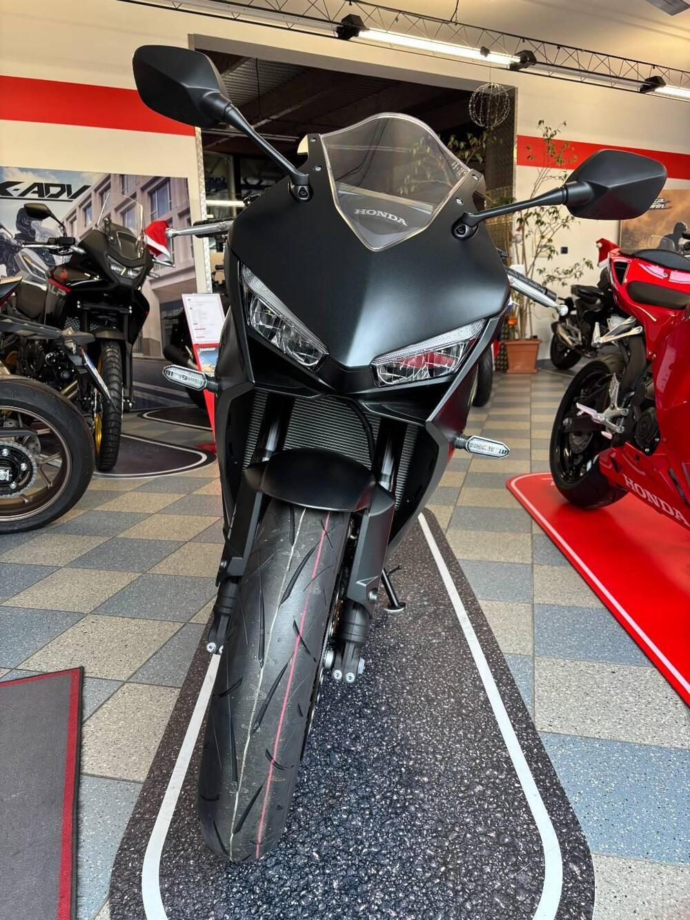 Honda CBR 650 R E-Clutch (2024 - 26) (2)