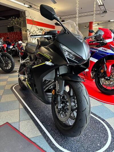 Honda CBR 650 R E-Clutch (2024 - 26) nuova