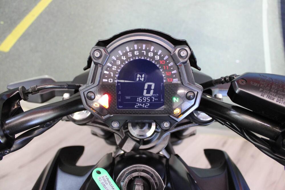 Kawasaki Z 650 (2017 - 19) (6)