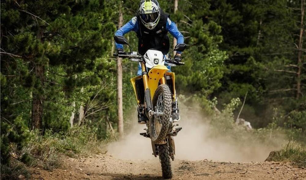 Suzuki DR-Z4S (2025) (9)