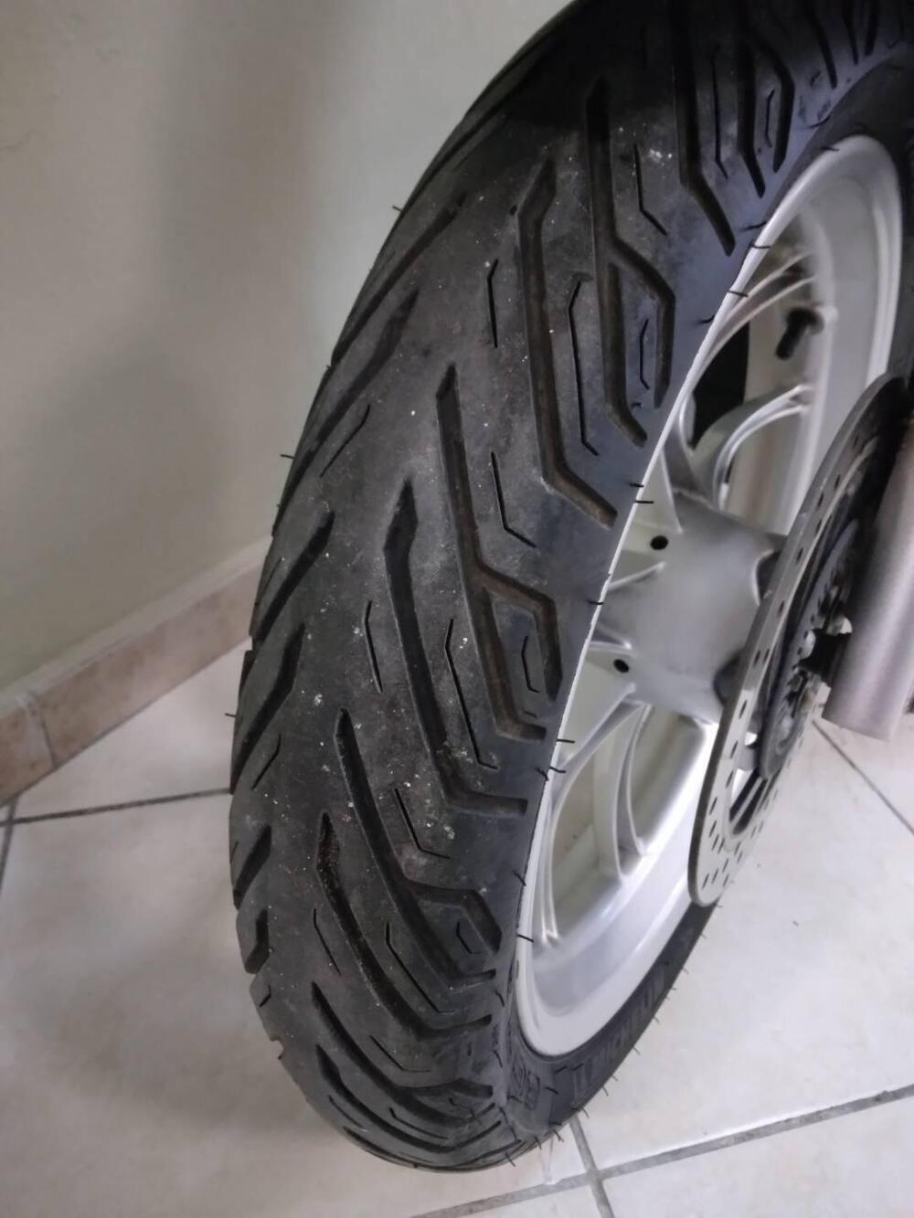 Piaggio Medley 150 ABS (2021 - 25) (8)