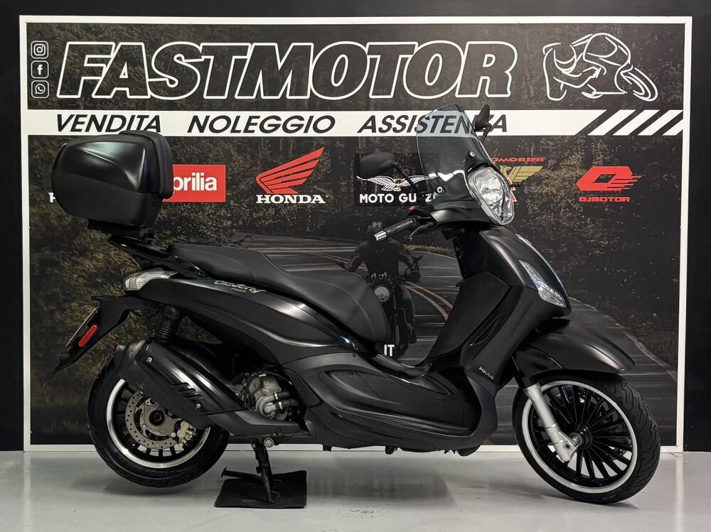 Piaggio Beverly 300 i.e. Police ABS-ASR (2017 - 20) (2)