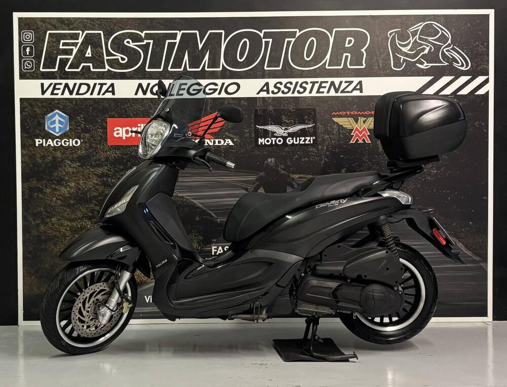 Piaggio Beverly 300 i.e. Police ABS-ASR (2017 - 20) (3)