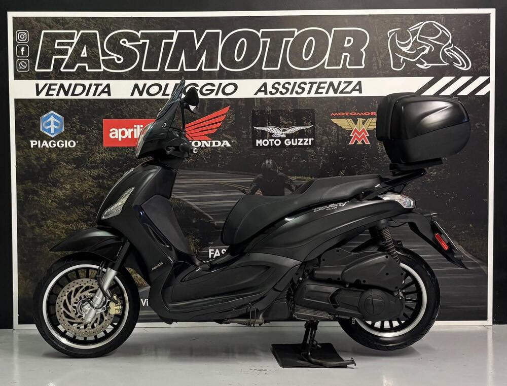 Piaggio Beverly 300 i.e. Police ABS-ASR (2017 - 20) (4)