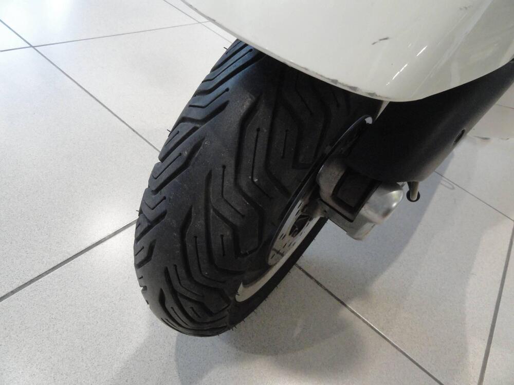 Vespa GTS 300 (2010 - 14) (4)