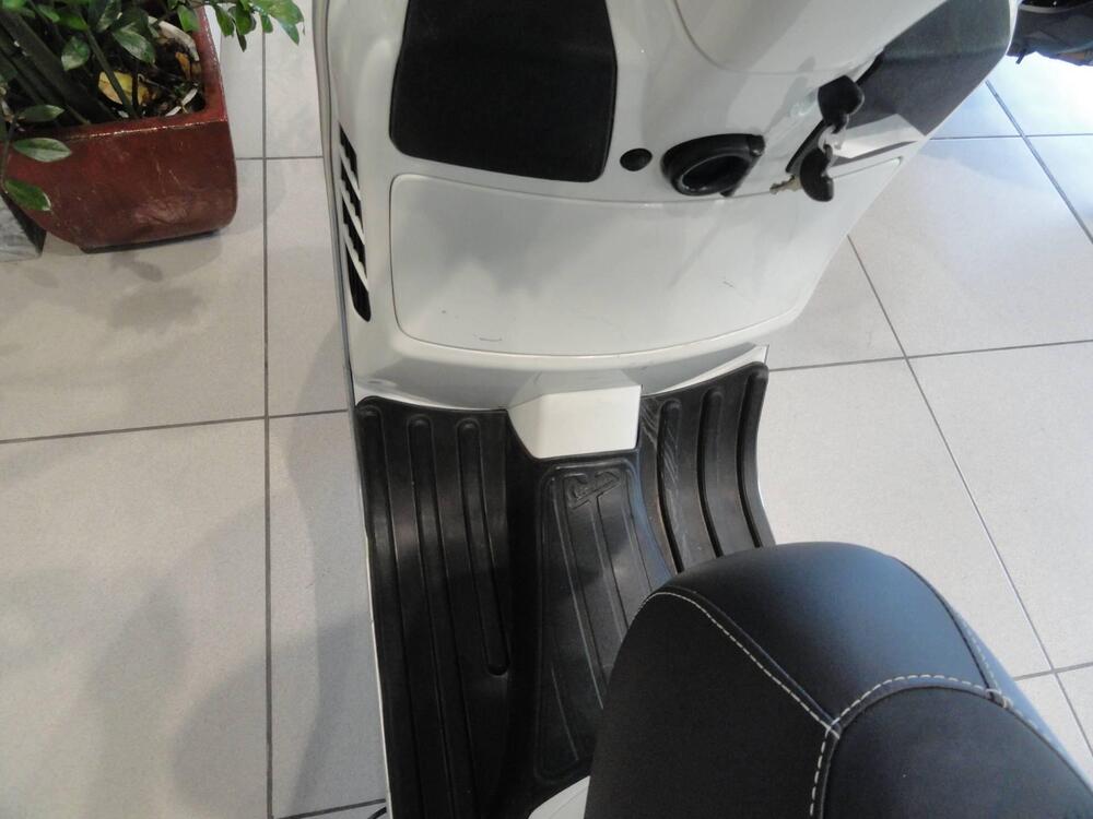 Vespa GTS 300 (2010 - 14) (6)