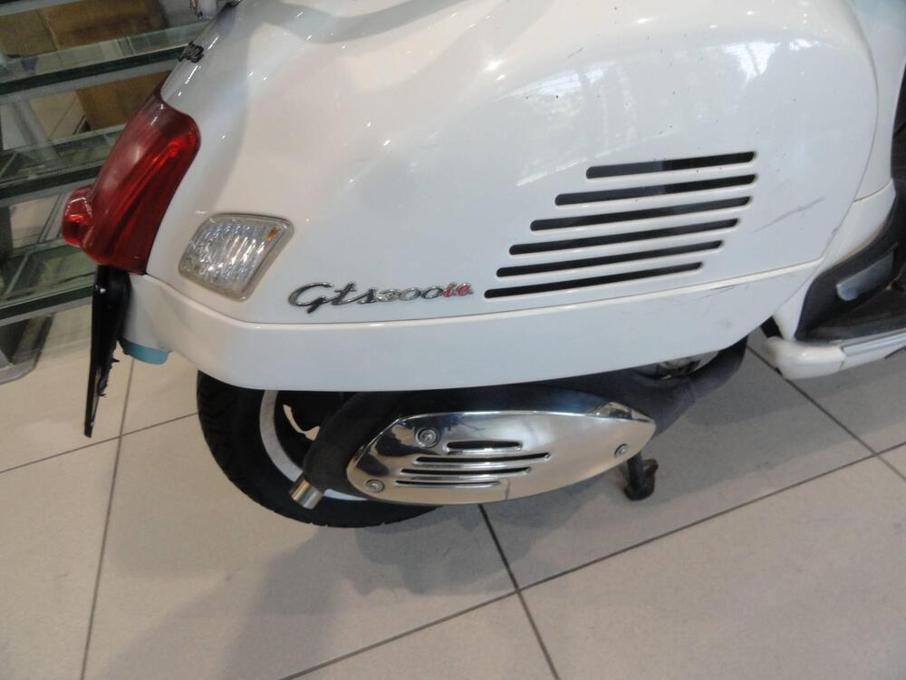 Vespa GTS 300 (2010 - 14) (11)