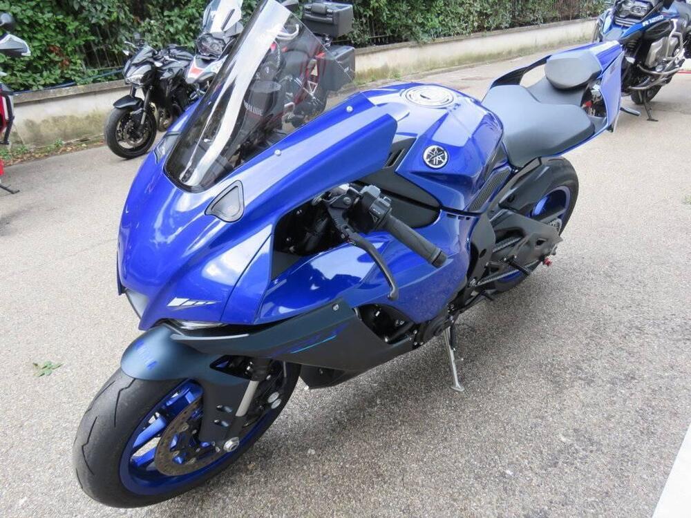 Yamaha YZF R1 (2020 - 25) (6)