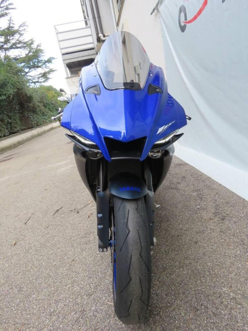 Yamaha YZF R1 (2020 - 25) (7)