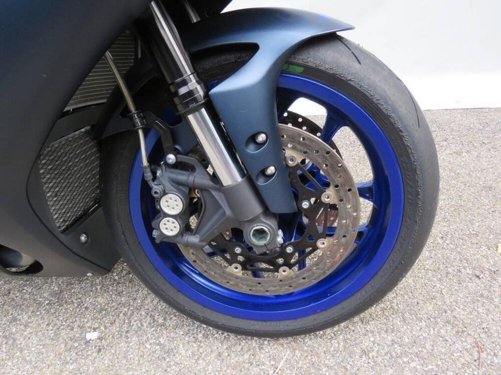 Yamaha YZF R1 (2020 - 25) (8)