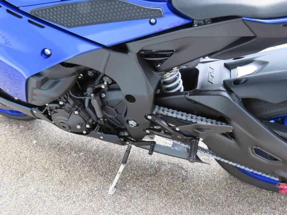 Yamaha YZF R1 (2020 - 25) (12)