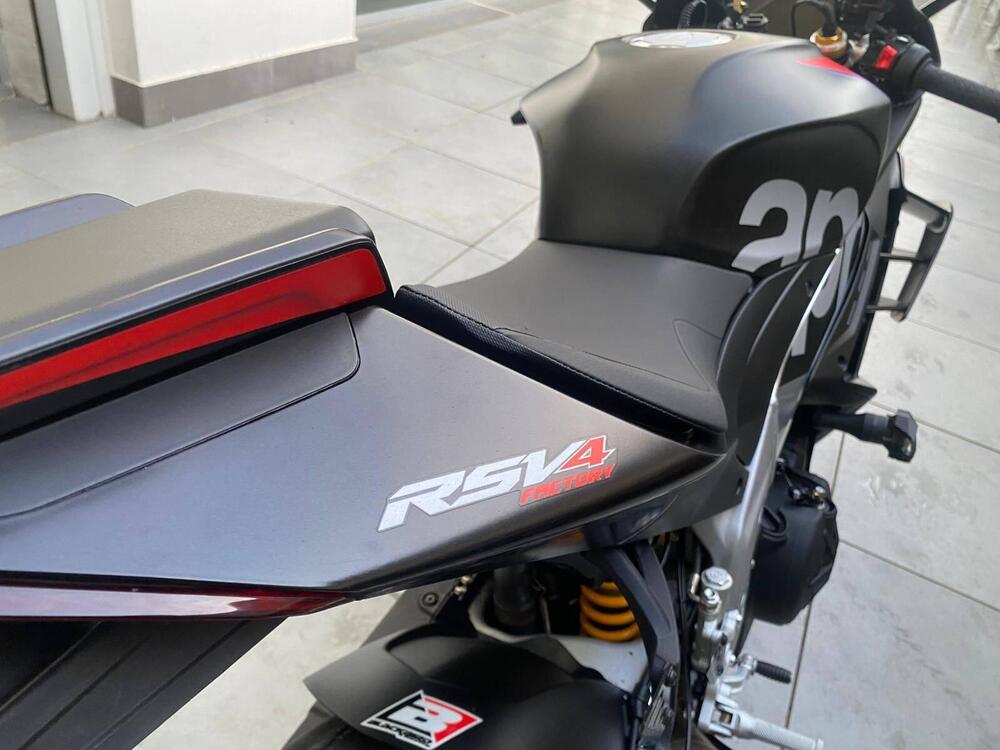 Aprilia RSV4 1100 Factory (2021 - 24) (9)