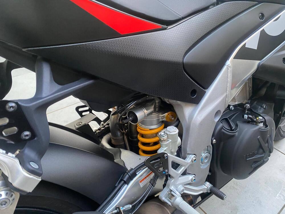 Aprilia RSV4 1100 Factory (2021 - 24) (11)