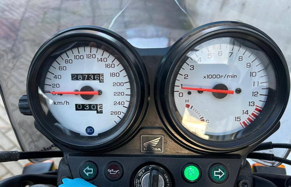 Honda Hornet 600 (2000 - 02) (5)