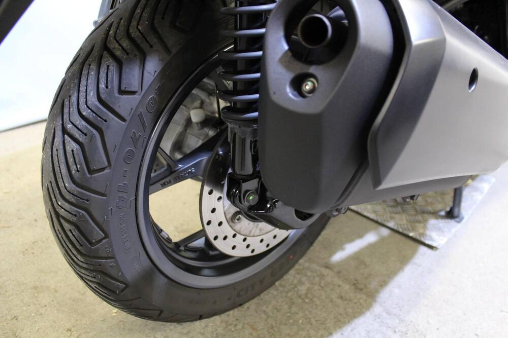 Yamaha X-Max 300 Tech Max (2021 - 24) (6)