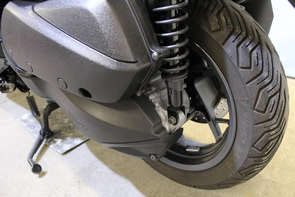 Yamaha X-Max 300 Tech Max (2021 - 24) (15)