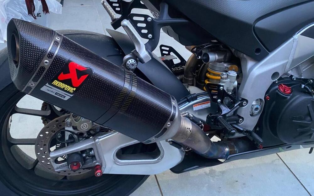 Aprilia RSV4 1100 Factory (2021 - 24) (12)