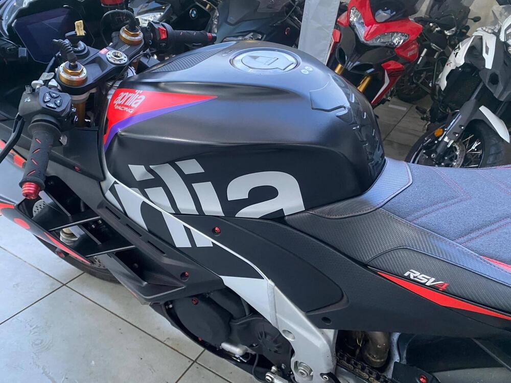 Aprilia RSV4 1100 Factory (2021 - 24) (8)
